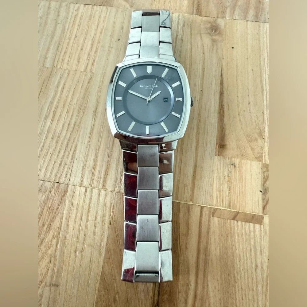 Kenneth Cole New York brand kenneth
